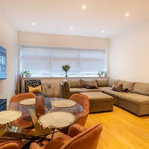 2 Bed 2 Bath Spacious In Apartment Aberdeen